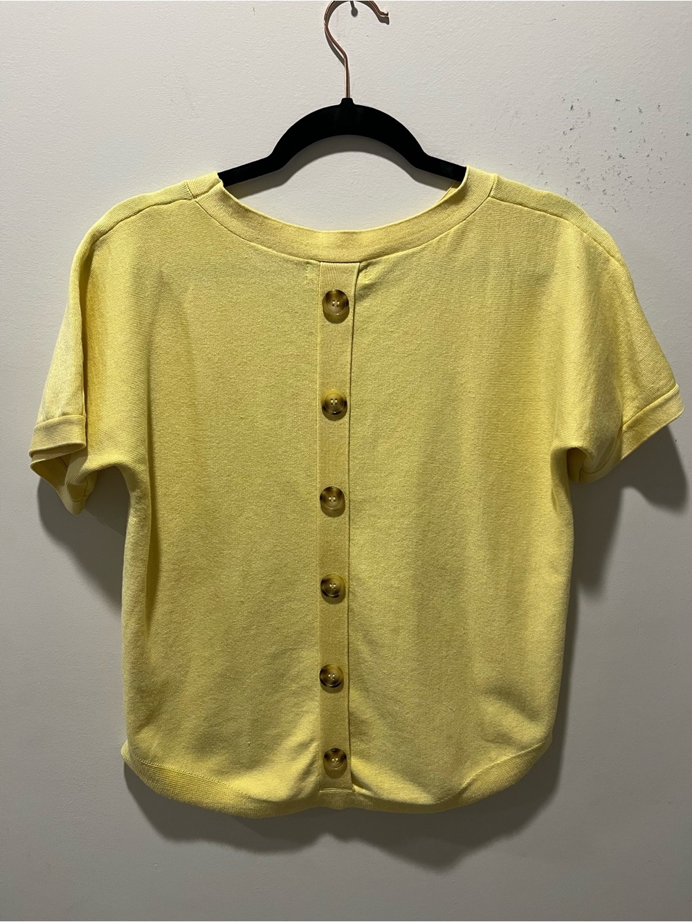 Melissa Paige Yellow Short-Sleeve Button-Back Top Size SP